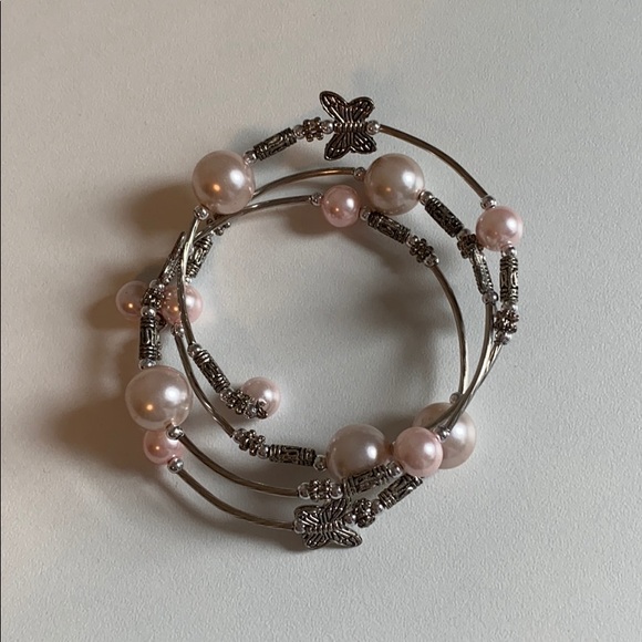 Butterfly and pink pearl wrap bracelet - Picture 2 of 3